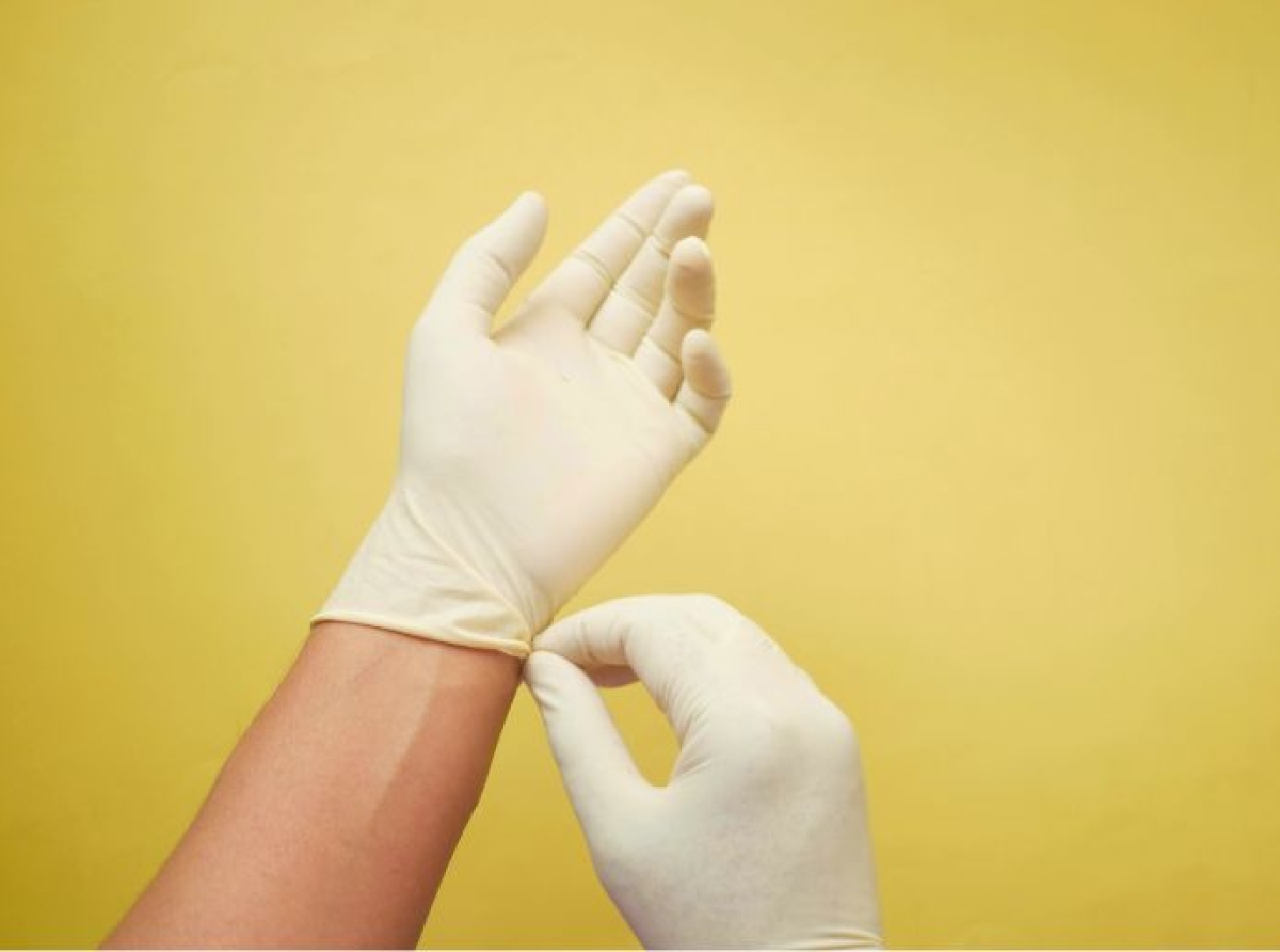 Volvió el Día Mundial de la Seguridad de los Guantes, advirtiendo sobre riesgos ocultos de contaminación alimentaria